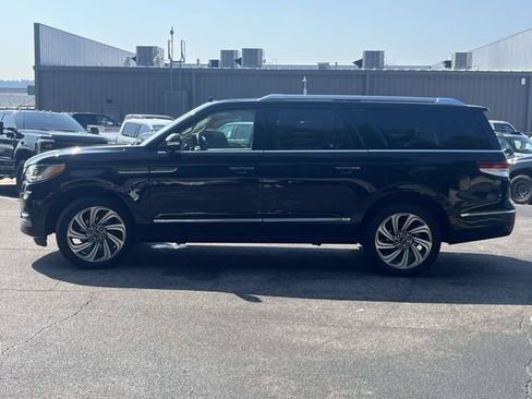 Used 2022 Lincoln Navigator L Reserve AWD/4WD image 7