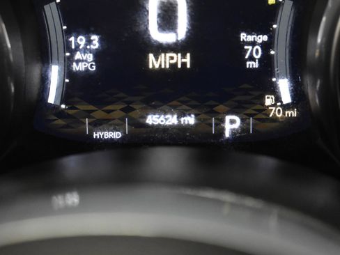 Used 2022 Jeep Wrangler Unlimited Sahara w/ Cold Weather Group AWD/4WD image 23