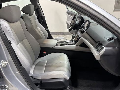 Used 2018 Honda Accord EX image 21