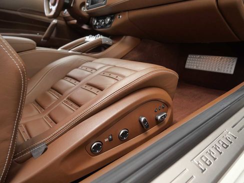 Used 2012 Ferrari FF image 15