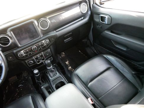 Used 2021 Jeep Wrangler Unlimited Sahara image 11