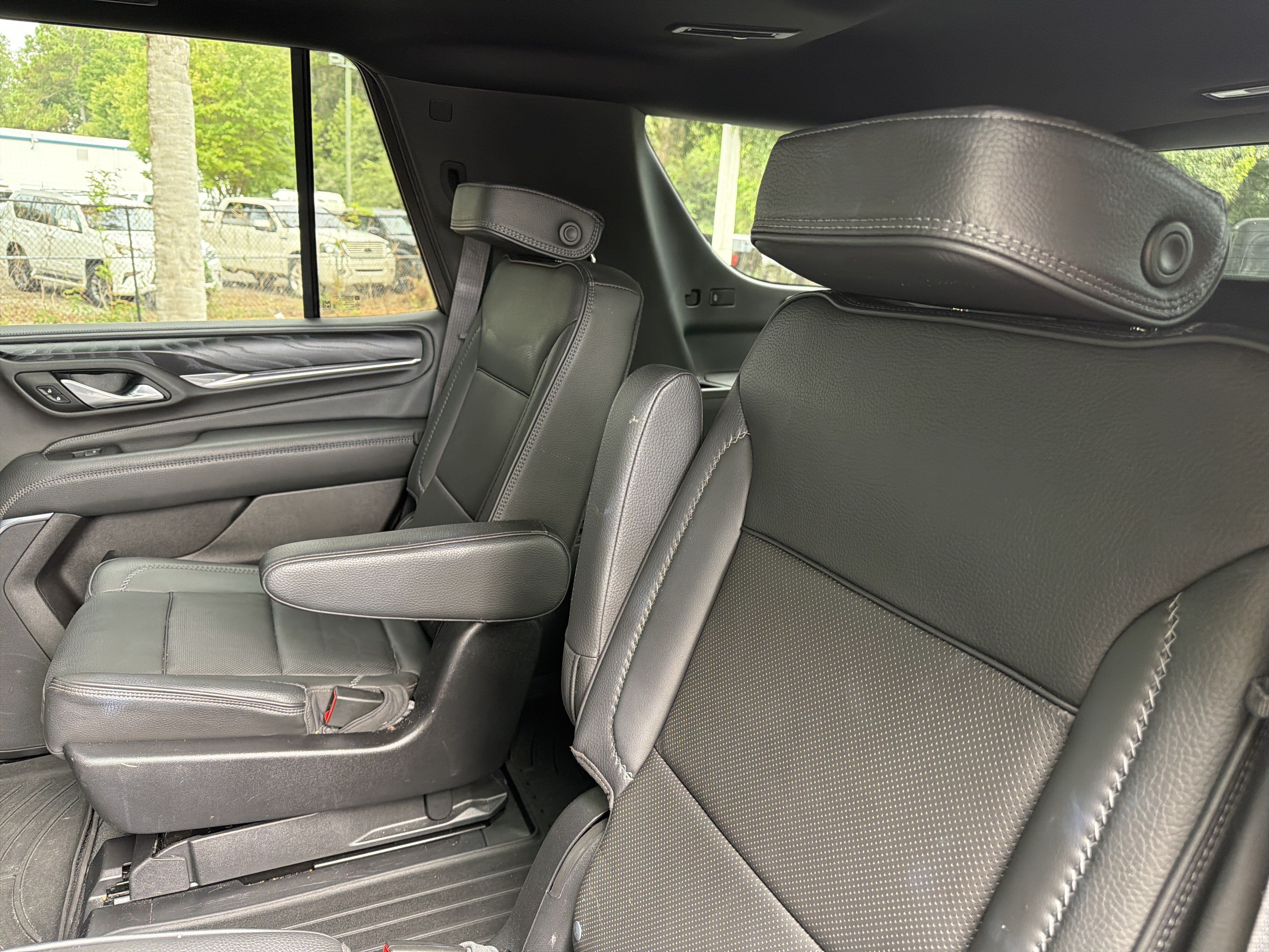 Used 2022 GMC Yukon Denali RWD image 33
