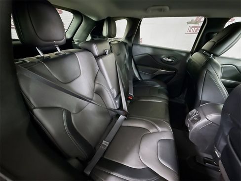 Used 2022 Jeep Cherokee Latitude Lux image 30