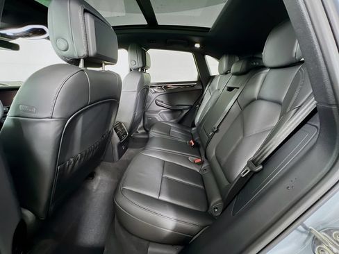 Certified 2026 Porsche Macan AWD/4WD image 24