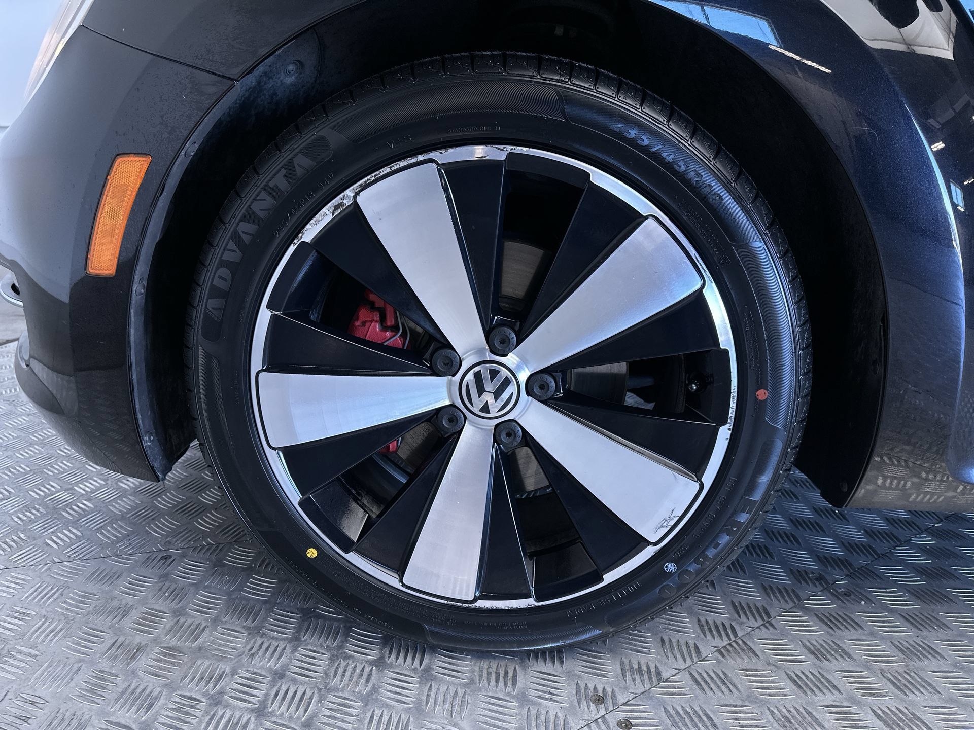 Used 2013 Volkswagen Beetle 2.0T FWD image 25