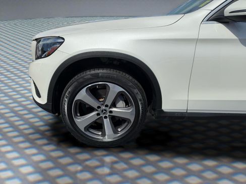 Used 2018 Mercedes-Benz GLC 300 4MATIC image 12