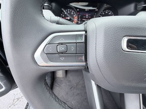 Used 2025 Jeep Compass Latitude AWD/4WD image 13