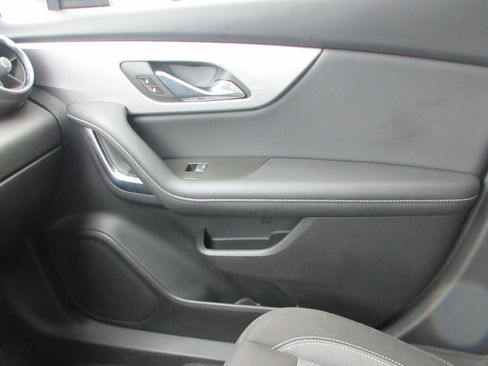 Used 2023 Chevrolet Blazer LT image 33