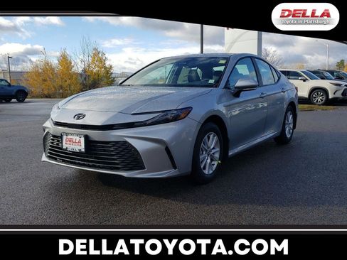 Used 2026 Toyota Camry LE w/ Convenience Package image 1