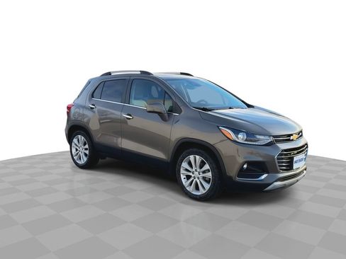 Certified 2020 Chevrolet Trax Premier image 2