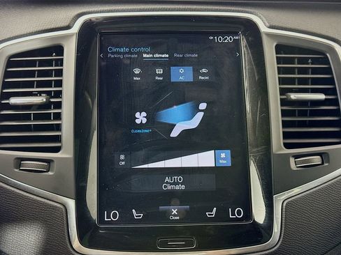 Used 2021 Volvo XC90 T6 Momentum image 16