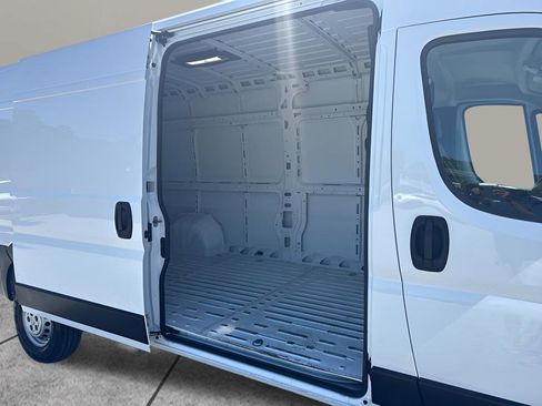 Used 2026 RAM ProMaster 2500 w/ Convenience Group FWD image 25