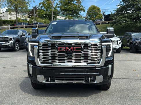 New 2026 GMC Sierra 2500 Denali w/ Denali Reserve Package image 3