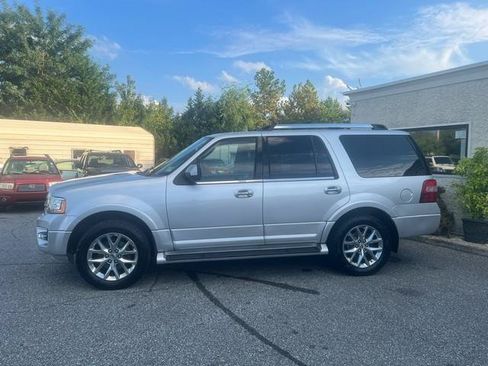 Used 2017 Ford Expedition Limited AWD/4WD image 4