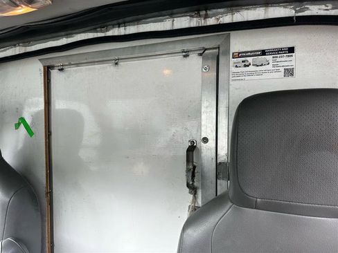 Used 2018 Ford E-350 and Econoline 350 Super Duty image 25