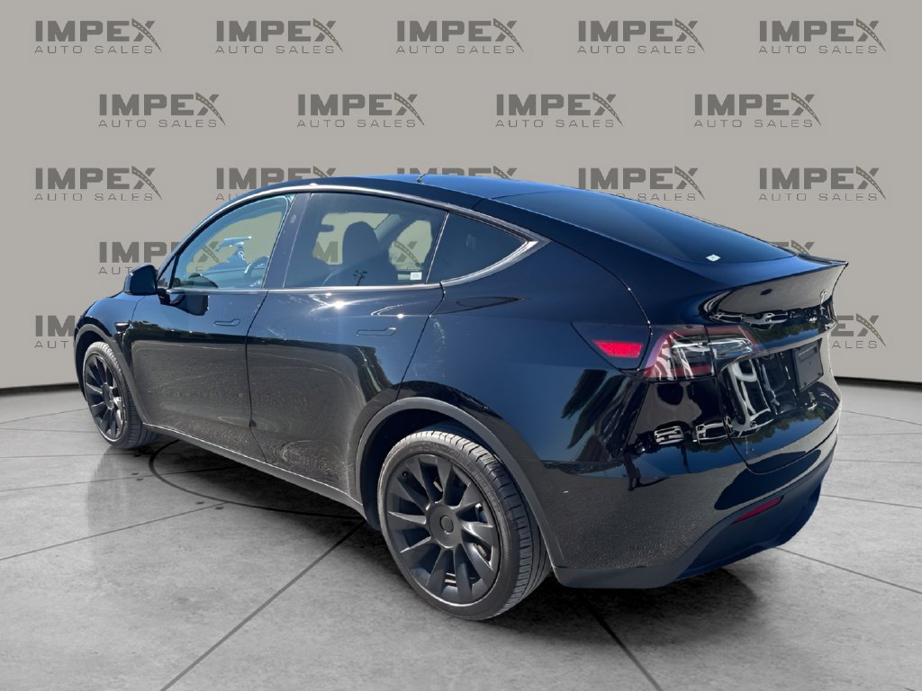 Used 2023 Tesla Model Y Long Range AWD/4WD image 3
