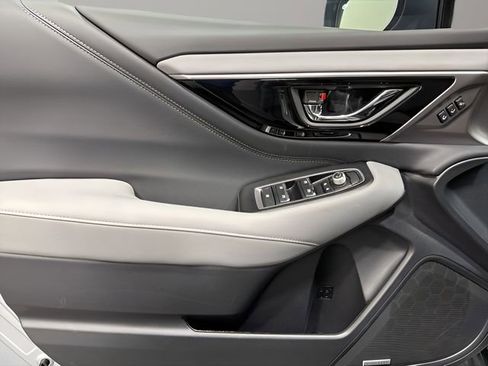 Used 2025 Subaru Outback Limited image 9