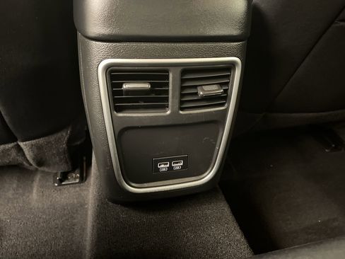 Used 2022 Chrysler 300 Touring w/ Sport Appearance Package image 11