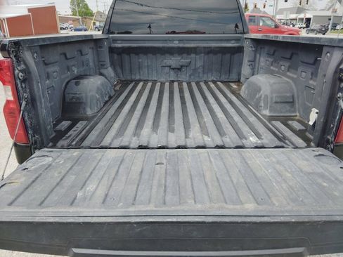 Used 2022 Chevrolet Silverado 1500 LT AWD/4WD image 12