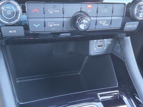 New 2026 Jeep Compass Latitude image 30