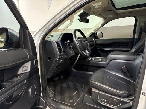Used 2018 Ford Expedition Platinum image 13