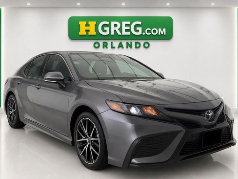 Used 2024 Toyota Camry SE FWD image 2