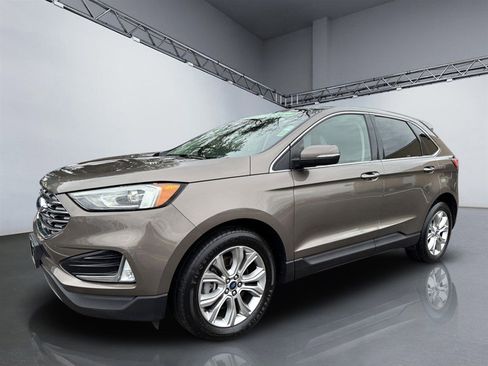 Used 2019 Ford Edge Titanium w/ Cold Weather Package image 10