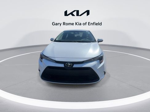 Used 2023 Toyota Corolla LE FWD image 3
