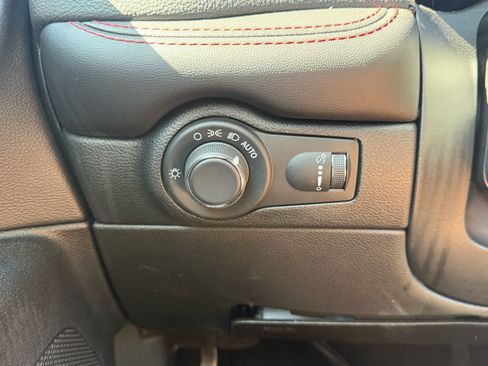 Used 2025 Dodge Durango GT AWD/4WD image 19