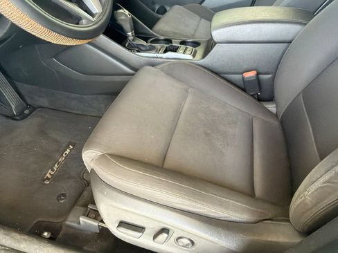 Used 2017 Hyundai Tucson SE w/ SE Popular Package 02 FWD image 9