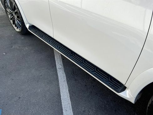 Used 2021 INFINITI QX80 Premium Select w/ Cargo Package image 10