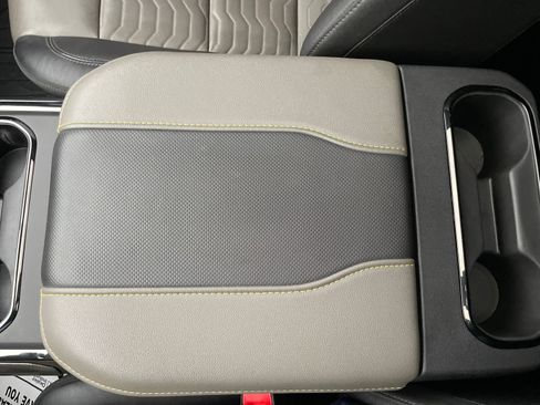 Used 2025 Chevrolet Silverado 2500 ZR2 w/ Technology Package image 27