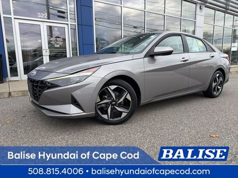 Used 2023 Hyundai Elantra SEL w/ Convenience Package image 1