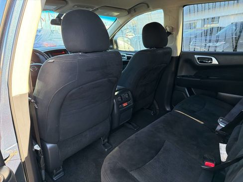 Used 2015 Nissan Pathfinder S image 21