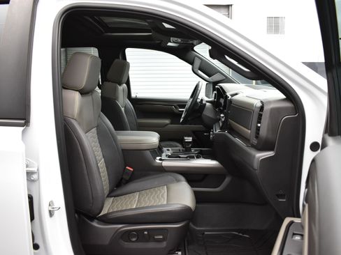 Used 2024 Chevrolet Silverado 1500 ZR2 w/ Technology Package image 12