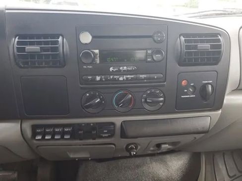 Used 2006 Ford F350 2WD Regular Cab DRW Super Duty image 21