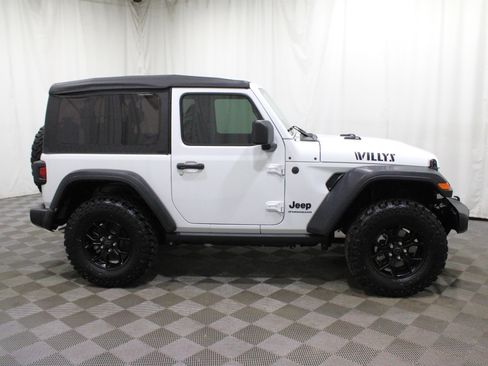 Used 2025 Jeep Wrangler Sport image 30