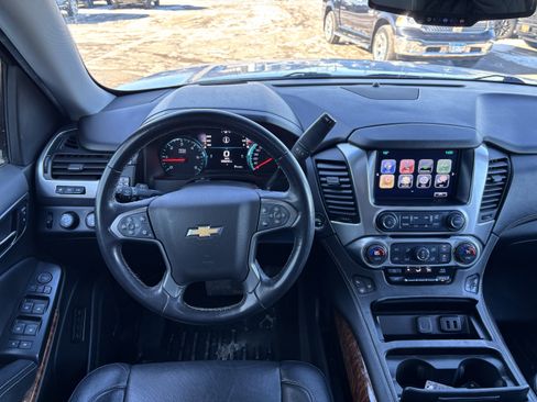 Used 2019 Chevrolet Suburban Premier image 2
