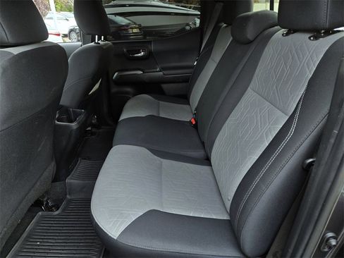 Used 2023 Toyota Tacoma TRD Off-Road image 12