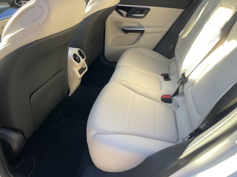 Certified 2025 Mercedes-Benz GLC 300 image 39