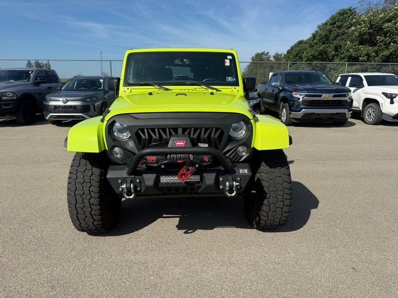 Used 2017 Jeep Wrangler Sahara AWD/4WD image 9