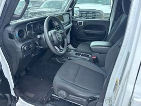 Used 2024 Jeep Wrangler Unlimited Rubicon 4xe AWD/4WD image 7