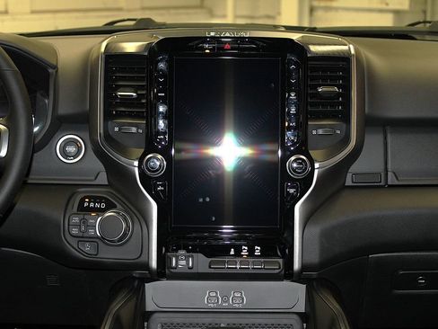 New 2026 RAM 1500 4x4 Crew Cab image 13
