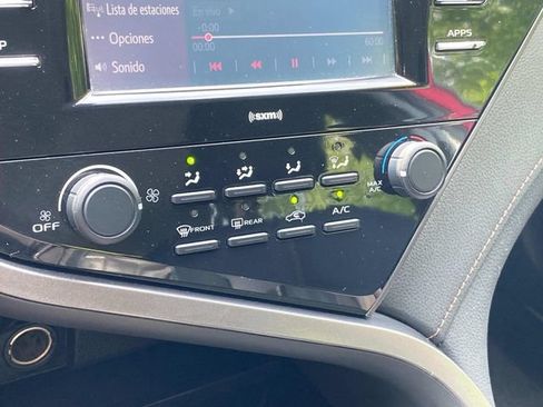 Used 2020 Toyota Camry LE FWD image 25