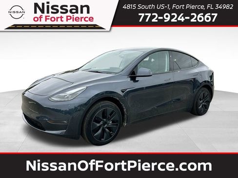 Used 2025 Tesla Model Y Long Range RWD image 1