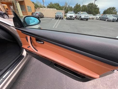 Used 2008 BMW 335i Convertible image 31