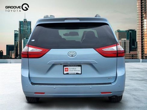 Used 2017 Toyota Sienna XLE w/ XLE Navigation Package image 2