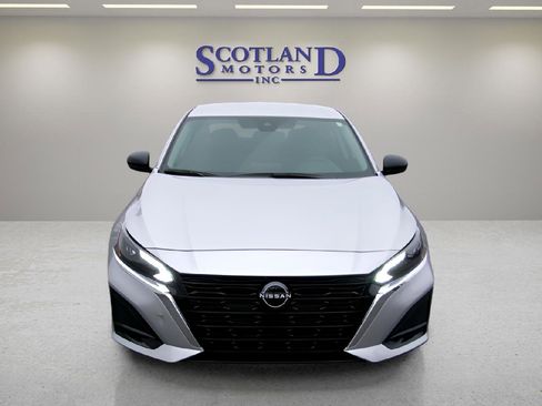 Used 2025 Nissan Altima 2.5 SV image 3