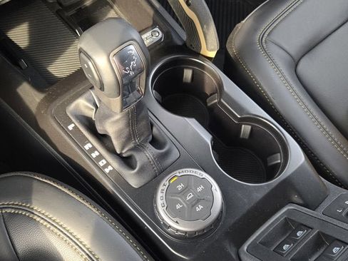 New 2025 Ford Bronco Badlands image 27