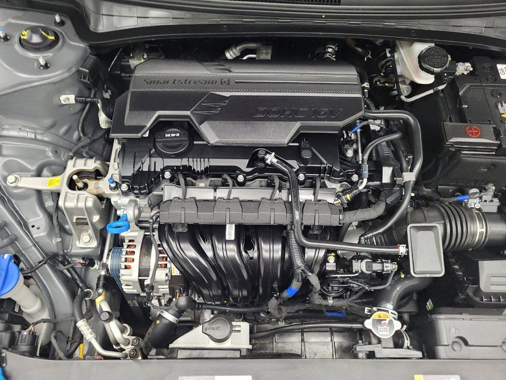 Used 2025 Hyundai Elantra Sport FWD image 30